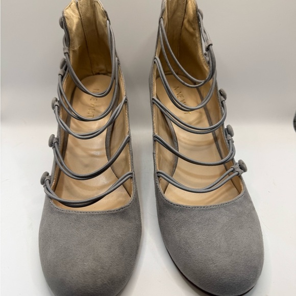 Nine West Gray Heels with Elegant Design - Picture 1 of 7